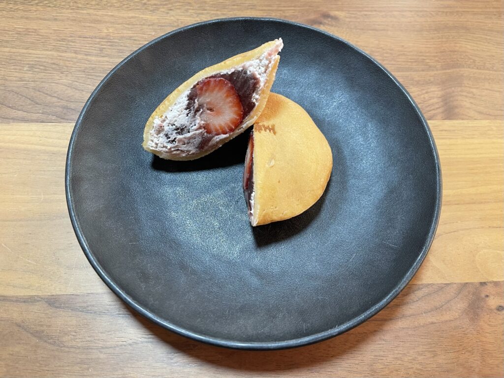 どらきんぐ生 断面 いちごと生クリーム