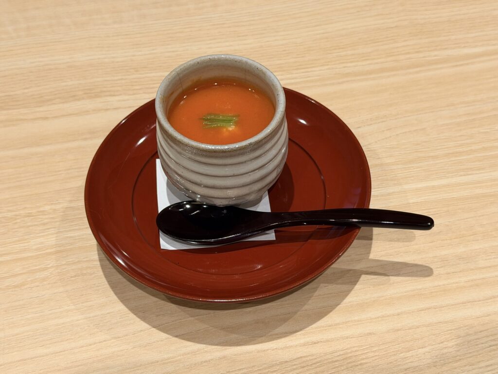 花座の和風アフタヌーンティーで提供されるフォアグラの茶碗蒸し