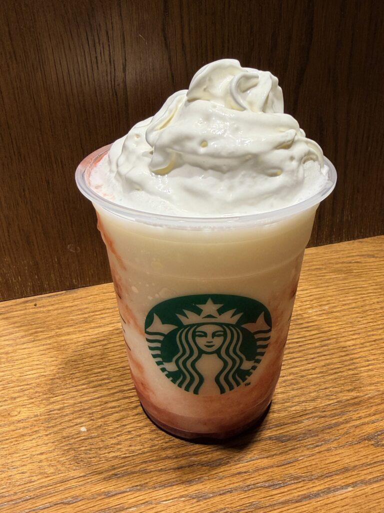 スタバ新作 ストロベリー フラペチーノ
