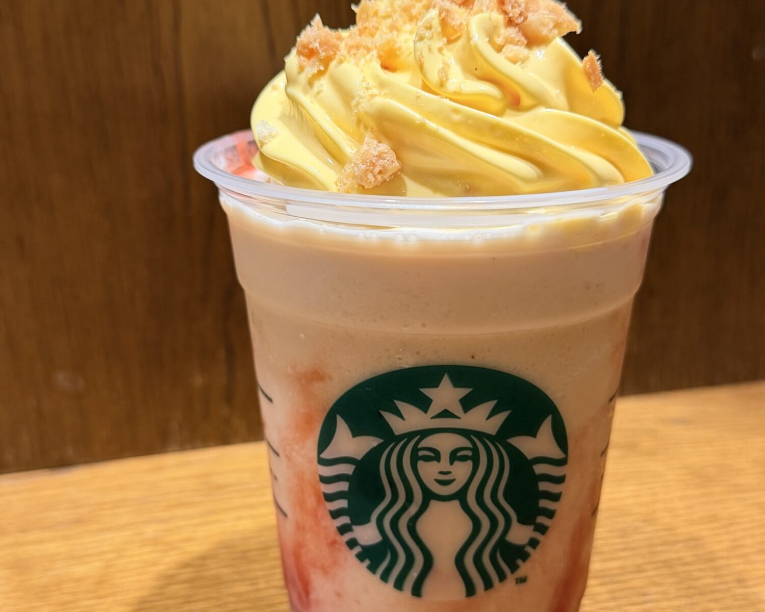 スタバ新作 ストロベリー シュークリーム フラペチーノ